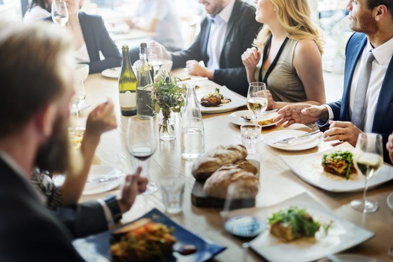 Don't Start Eating Before Everyone is Served
