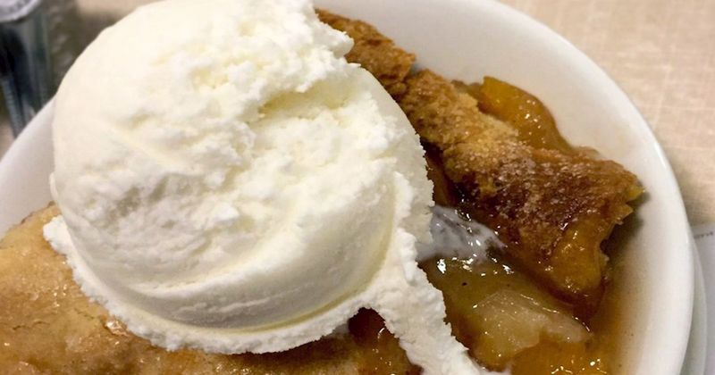 Georgia: Peach Cobbler – Mary Mac's Tea Room, Atlanta