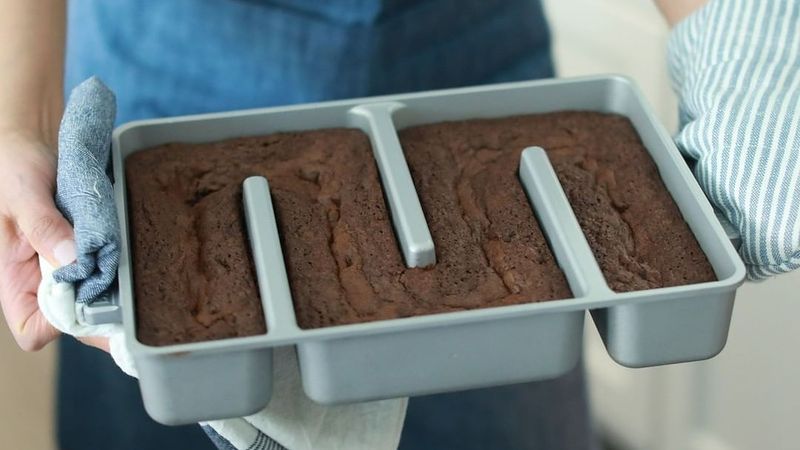 Baker's Edge Brownie Pan