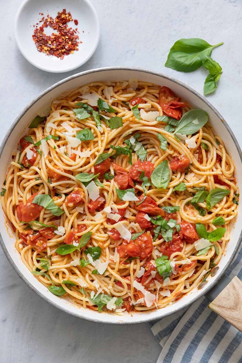 Linguine with Tomato and Basil