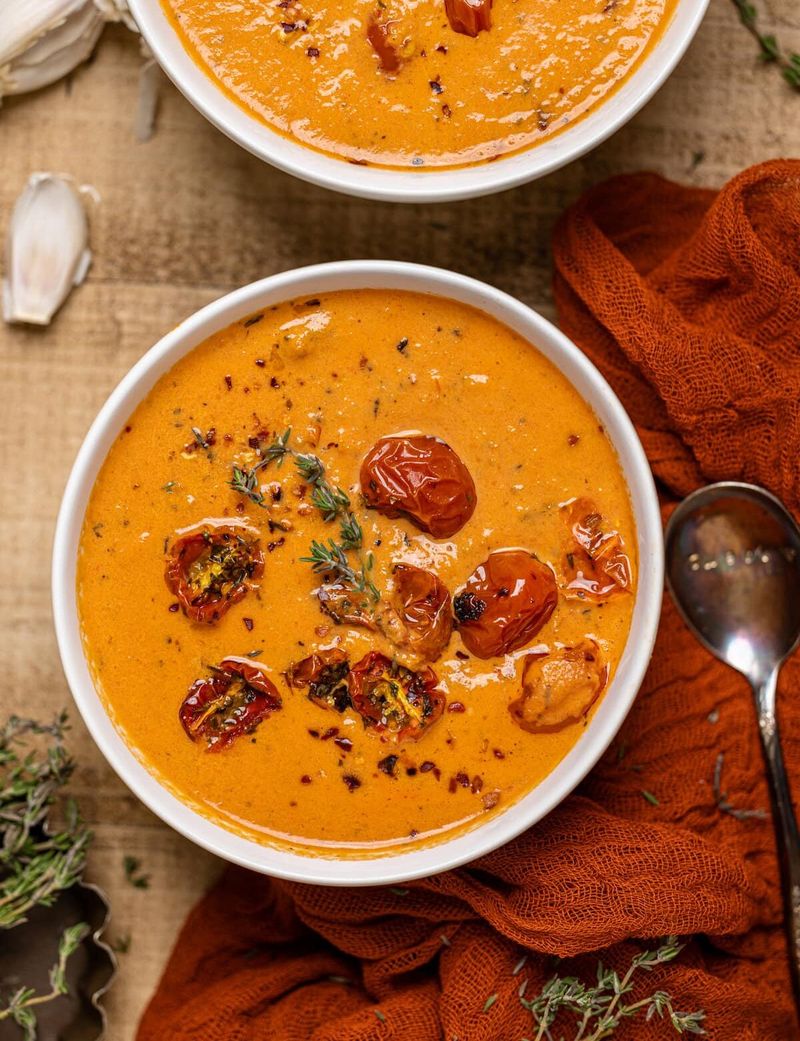 Roasted Garlic and Tomato Soup