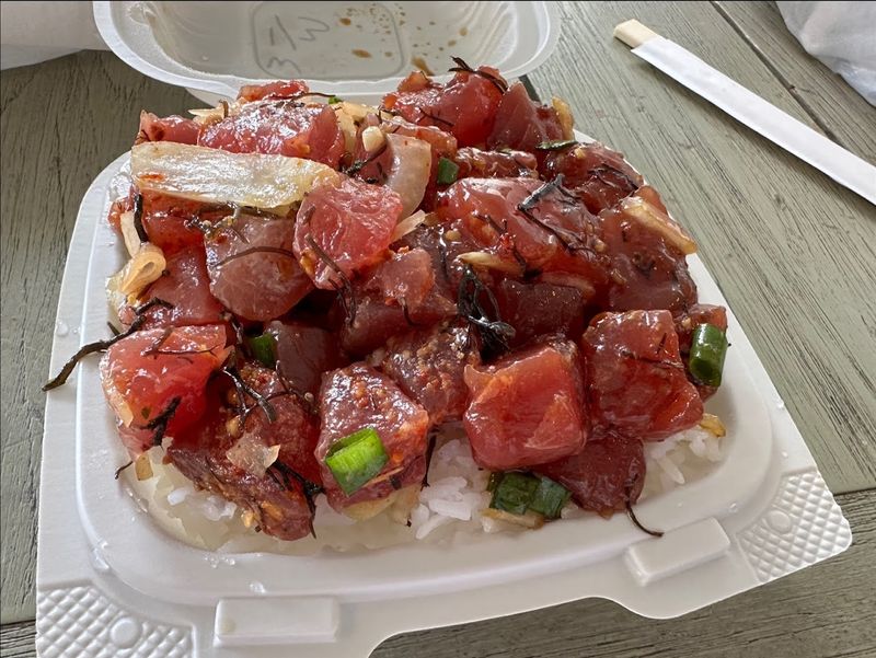 Hawaii: Poke Bowl – Ono Seafood, Honolulu