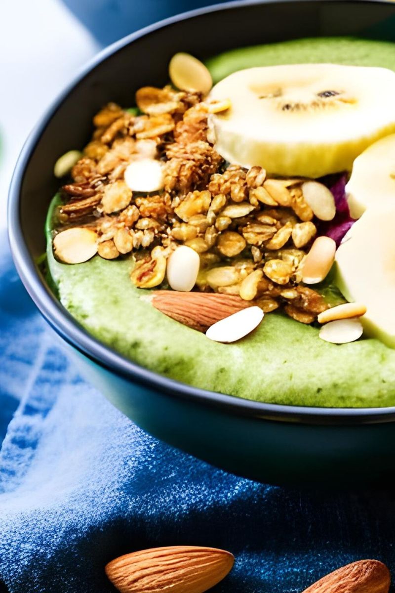 Smoothie Bowl with Spinach and Banana