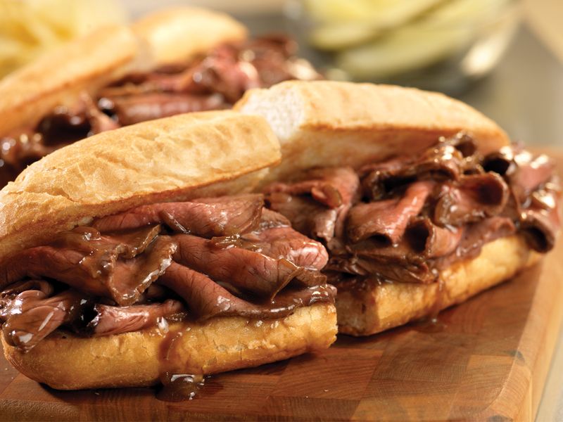 Illinois: Hot Roast Beef Sandwich – Dell Rhea's Chicken Basket, Willowbrook