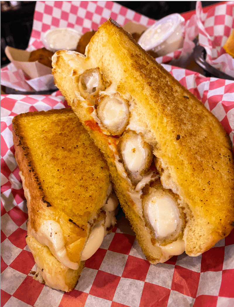 Illinois' Deep Dish Grilled Cheese