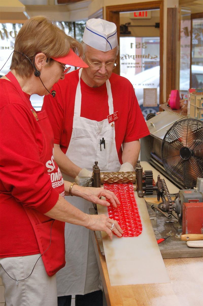 Indiana: Schimpff's Confectionery – Jeffersonville