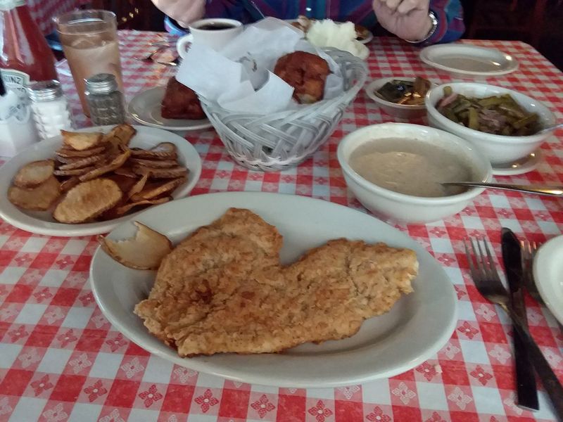 Kansas: Chicken Fried Chicken – Stroud's, Wichita