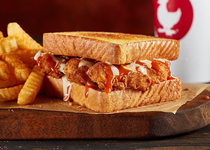Zaxby's Kickin' Chicken Sandwich