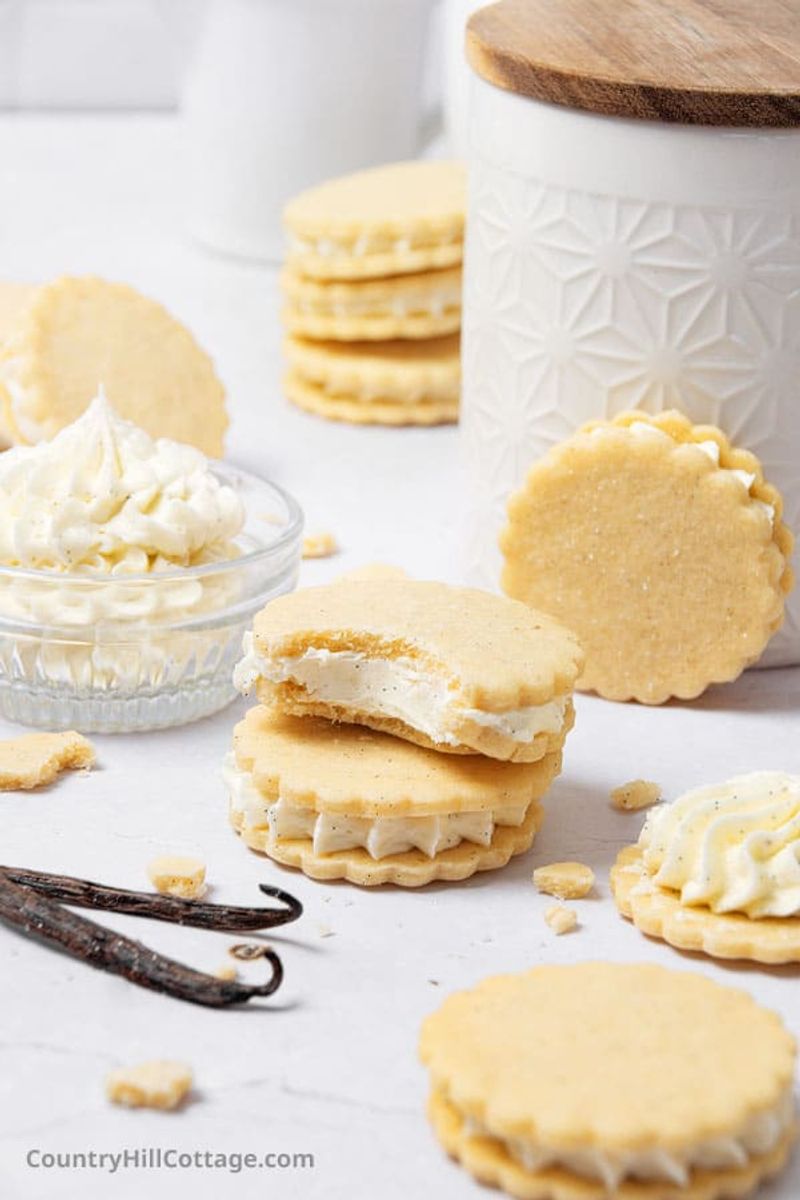 Vanilla Wafers Sandwich Style