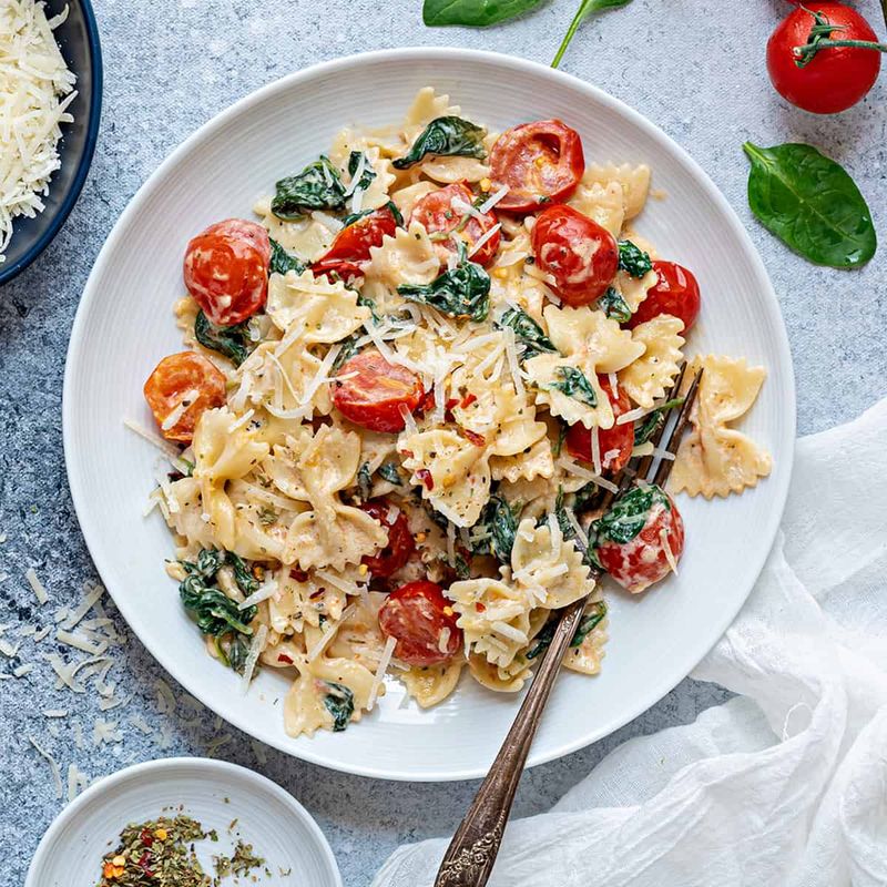 Farfalle with Tomato and Spinach