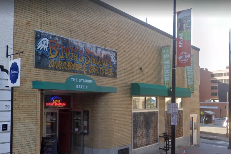 Maine: Binga's Wingas (Portland)