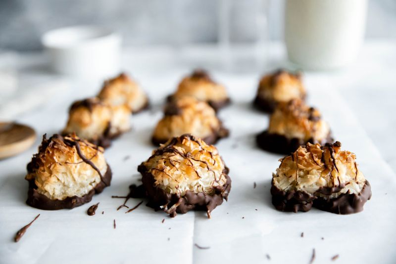 Vanilla Bean Coconut Macaroons