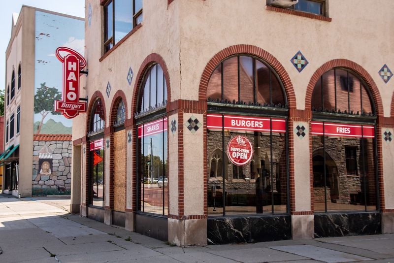 Michigan: Halo Burger – Flint