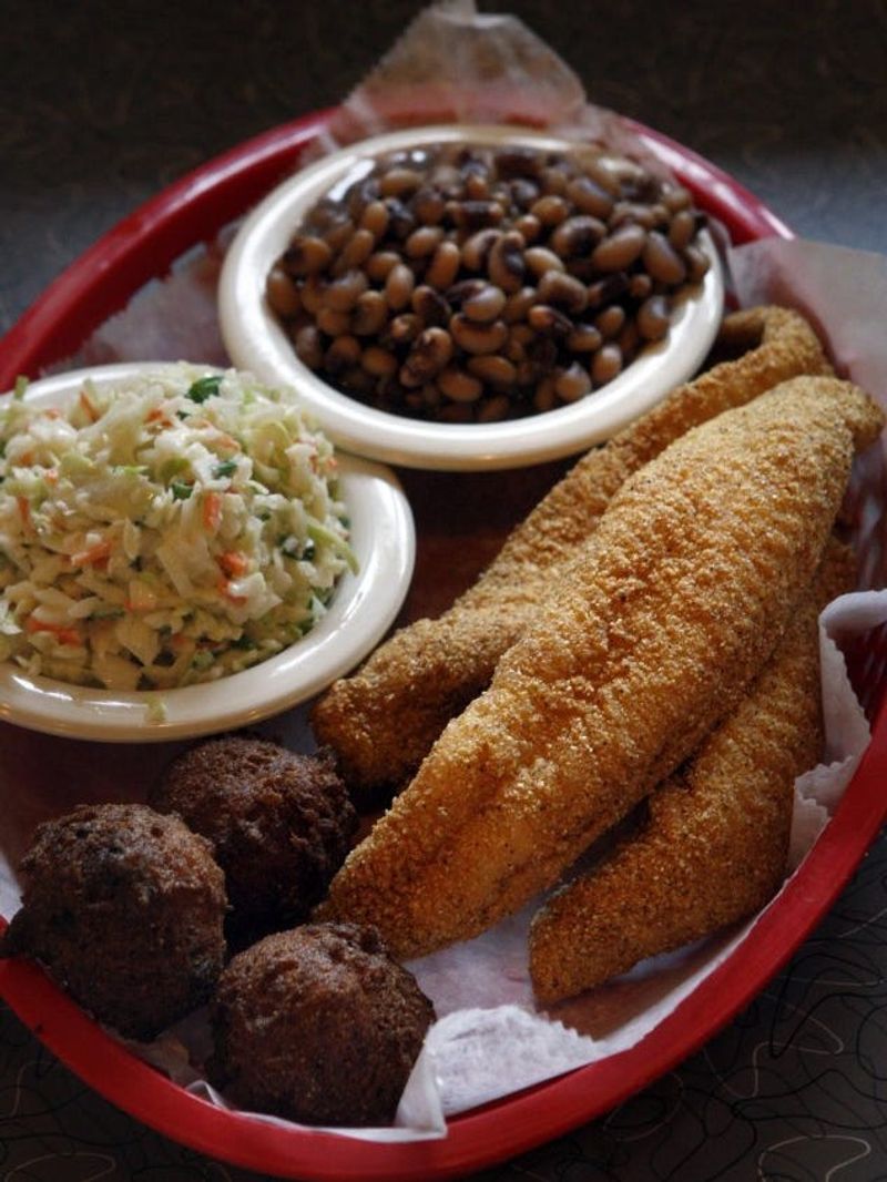 Mississippi: Fried Catfish – Taylor Grocery, Taylor