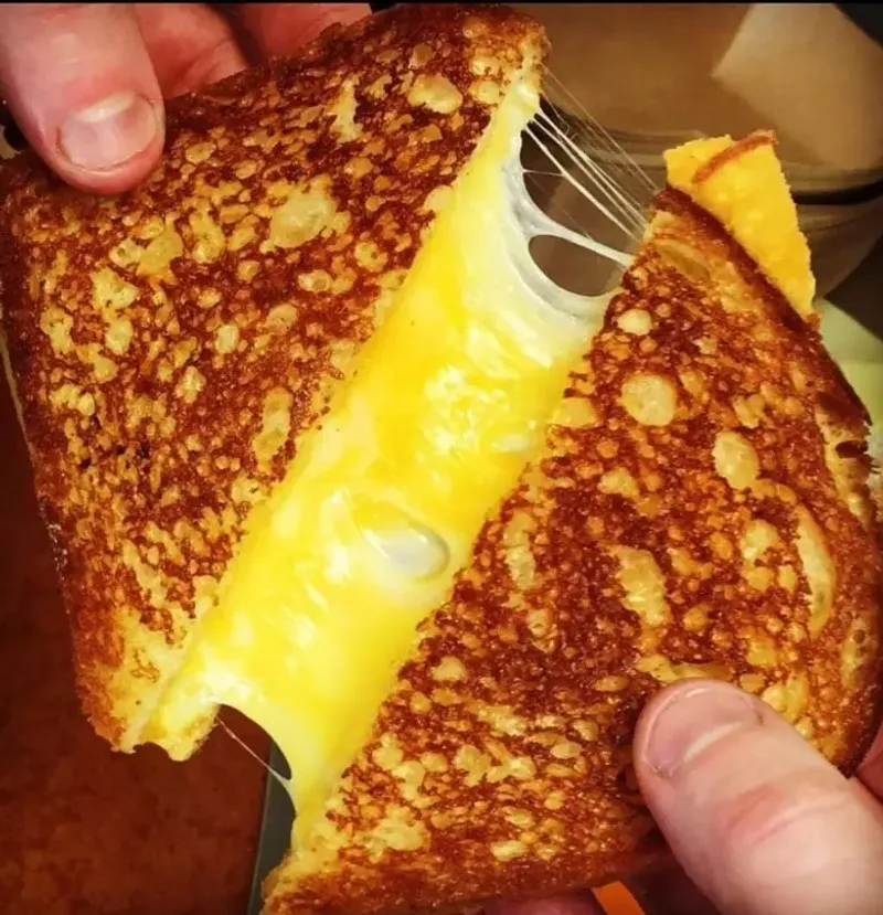 Montana - Big Sky Cheddar Sandwich