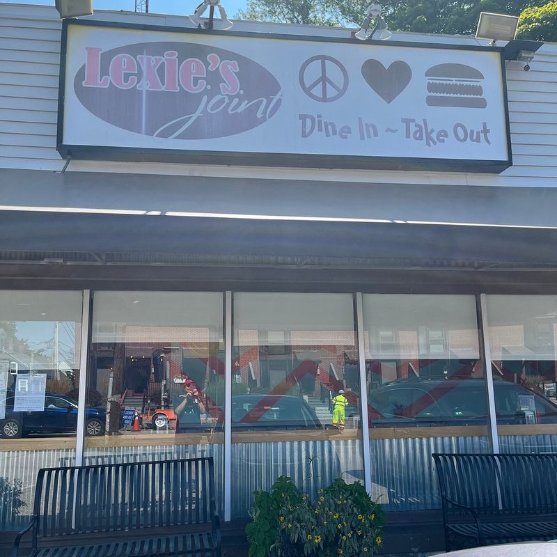 New Hampshire: Lexie's Joint – Portsmouth