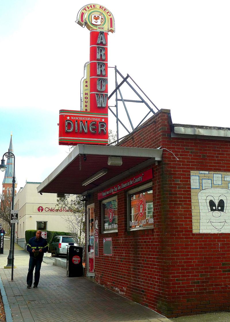 New Hampshire: Red Arrow Diner – Manchester