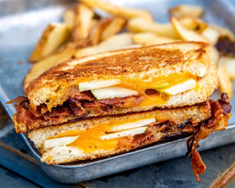 New York - Manhattan Deli Grilled Cheese