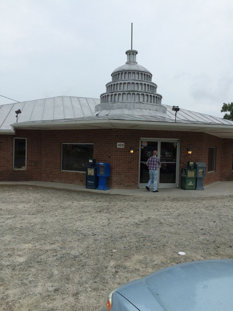 North Carolina: Skylight Inn (Ayden)