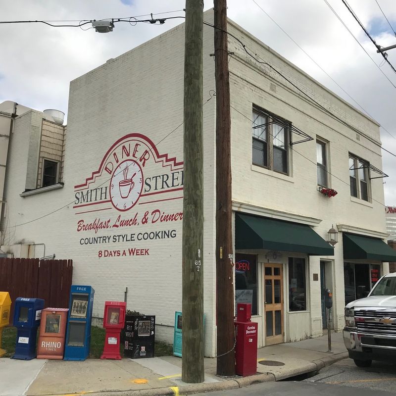 North Carolina: Smith Street Diner – Greensboro