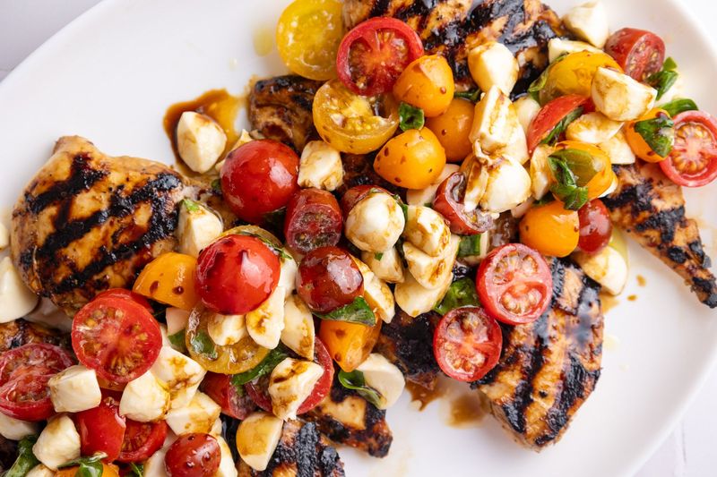 Caprese Salad with Grilled Chicken