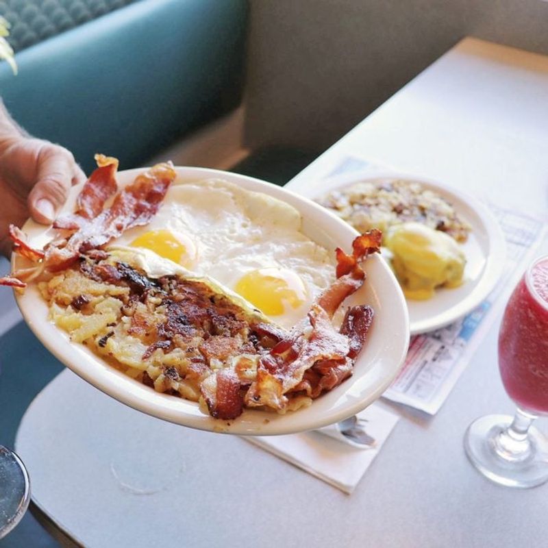 North Dakota: Country-Style Meatloaf – Kroll's Diner, Fargo