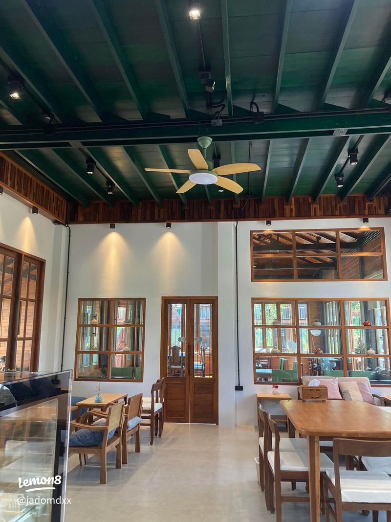 Café Patachou – Revitalized Classics and Sustainable Sourcing