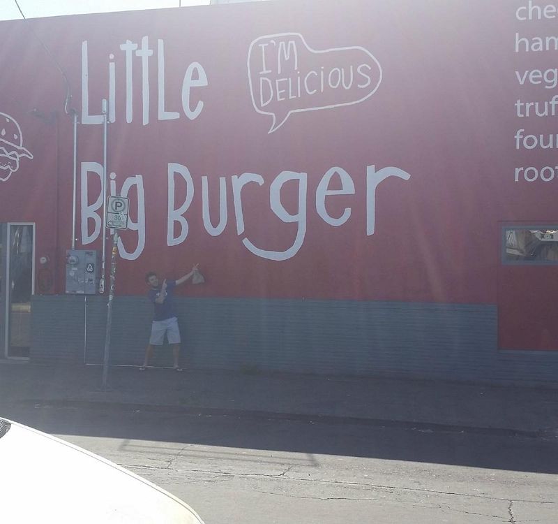 Oregon: Little Big Burger – Portland