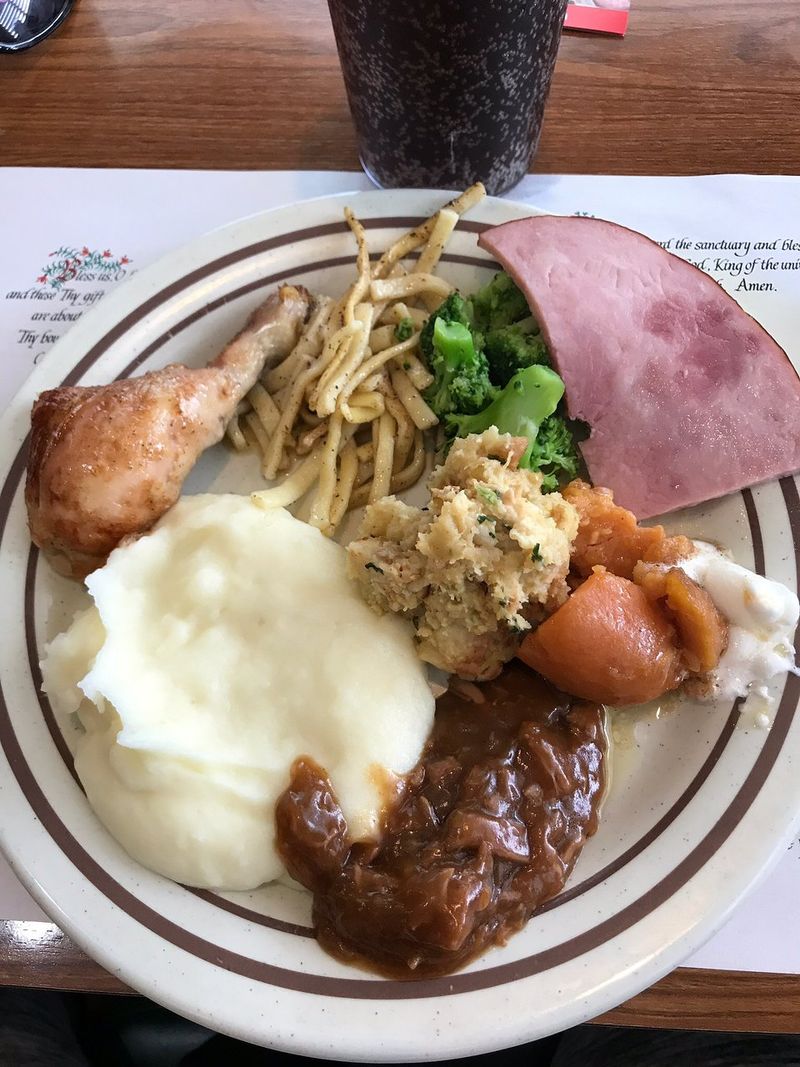 Pennsylvania: Roast Turkey & Stuffing – Dienner's Country Restaurant, Ronks