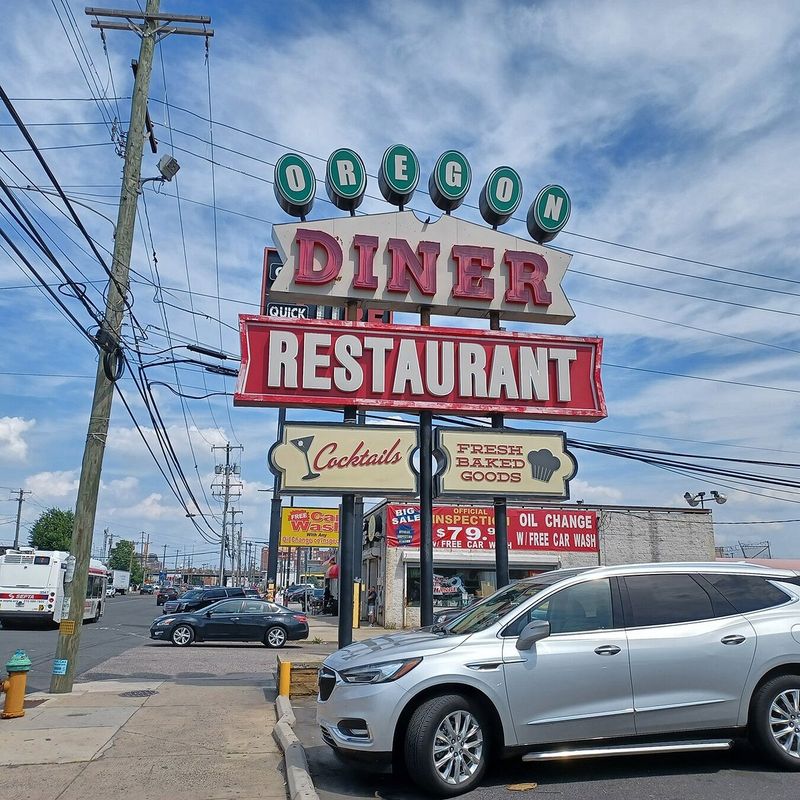 Pennsylvania: Oregon Diner – Philadelphia