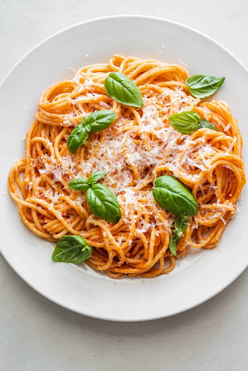 Spaghetti al Pomodoro e Basilico