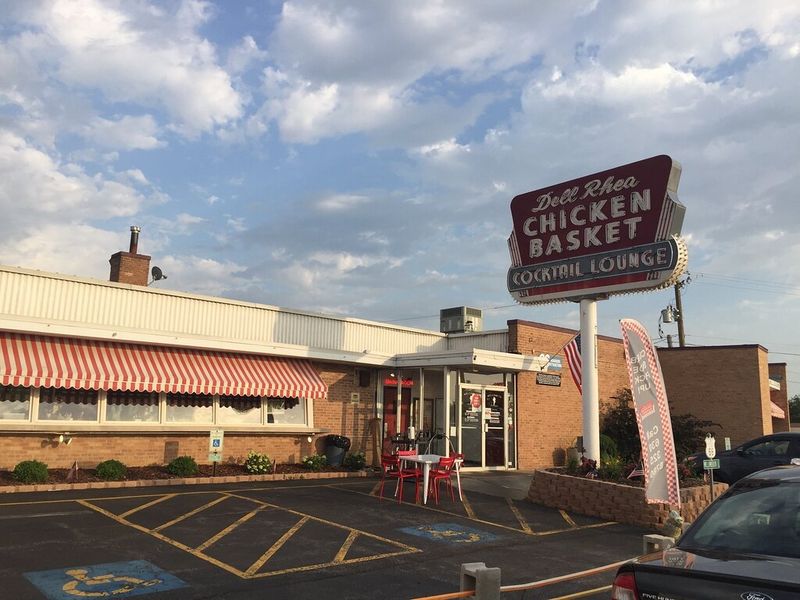 Dell Rhea's Chicken Basket