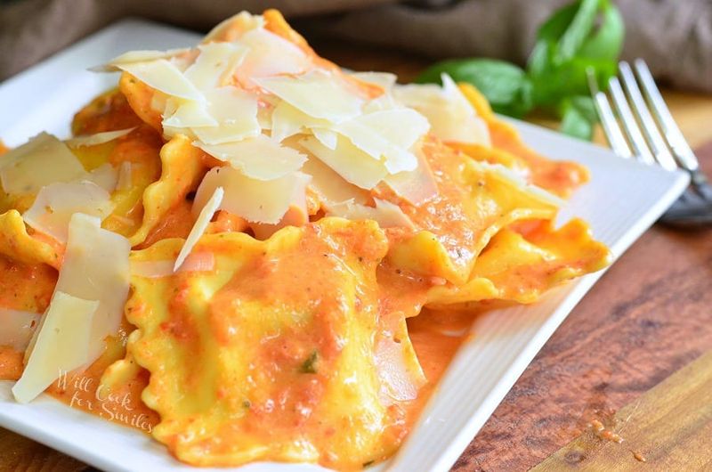 Ravioli with Roasted Red Pepper Sauce