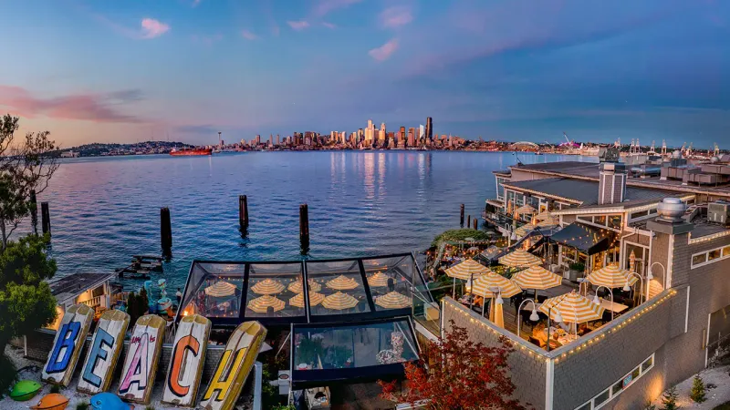 Salty's on Alki Beach