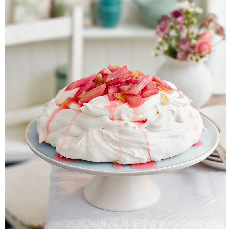 Rhubarb Pavlova