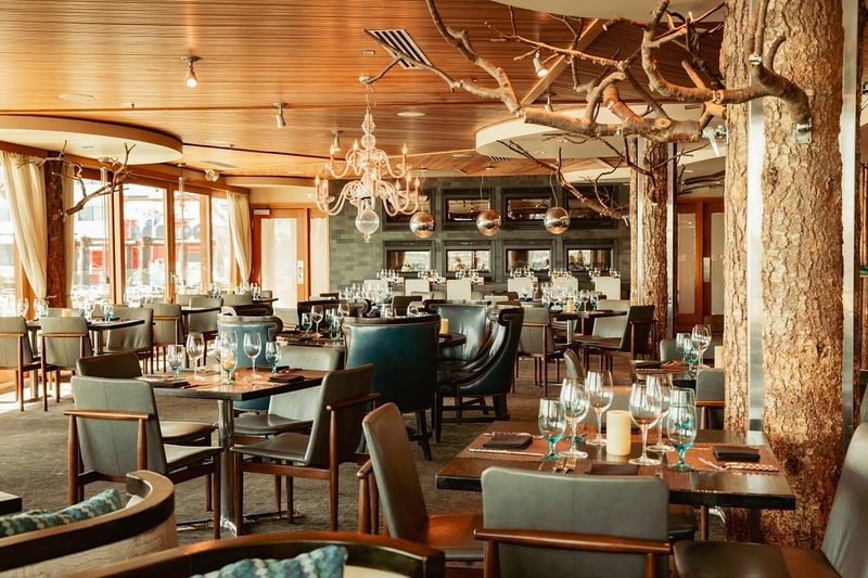 Six Seven Restaurant