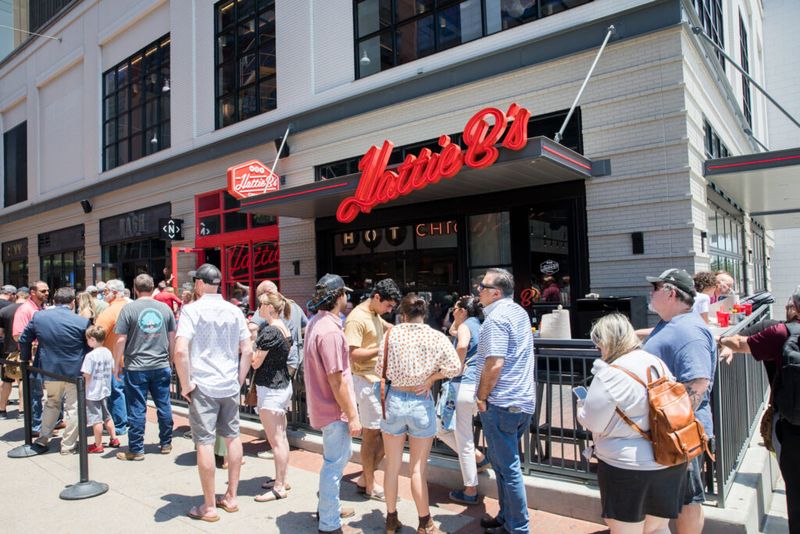 Tennessee: Hattie B's Hot Chicken – Nashville