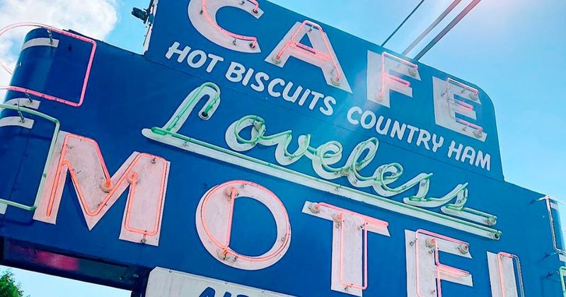 Tennessee: Loveless Cafe