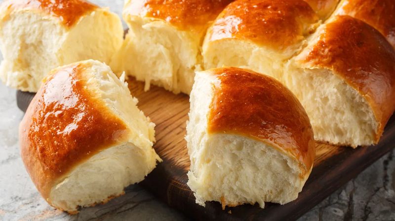 L'Oven Fresh Hawaiian Sweet Rolls