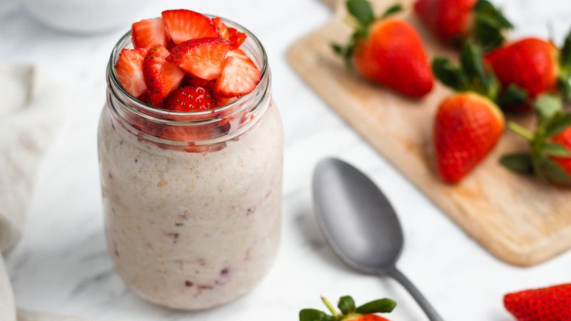 Strawberry Vanilla Overnight Oats