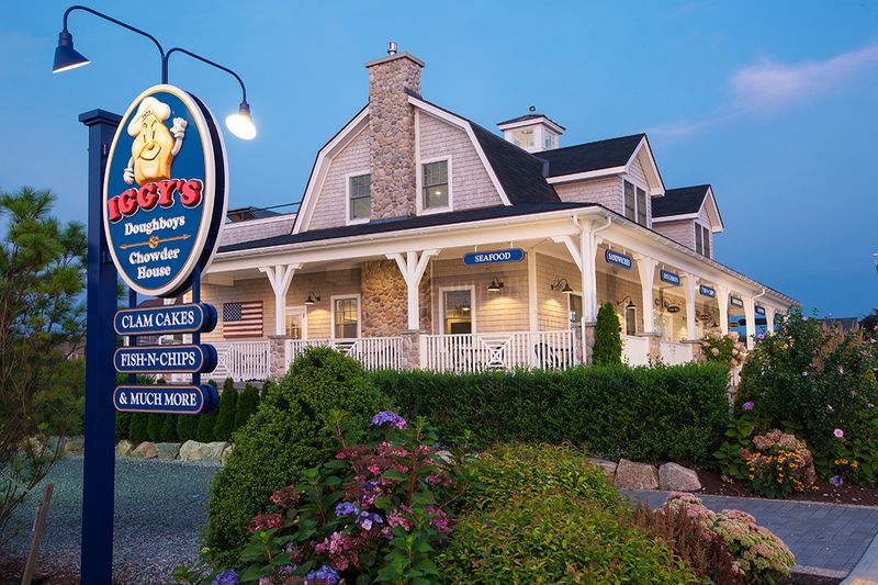 Iggy's Doughboys and Chowder House in Warwick