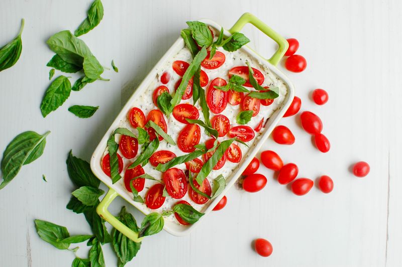 Creamy Tomato and Basil Dip