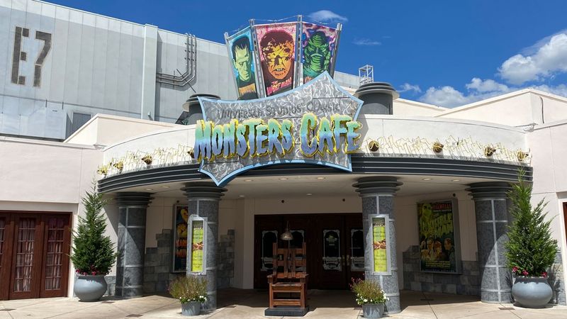 Monster Café