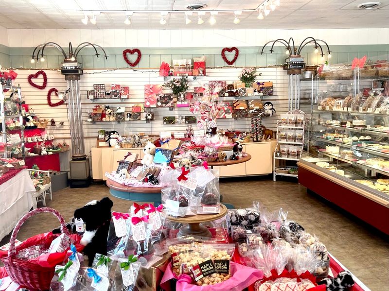 Vermont: Mother Myrick's Confectionery – Manchester