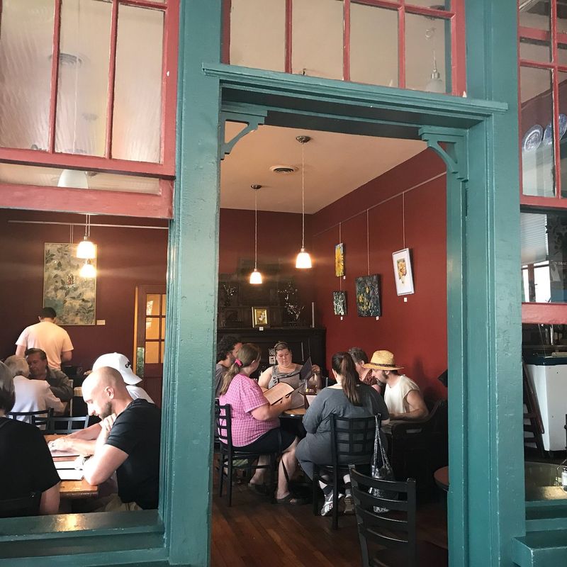 West Virginia: Blue Moon Café – Shepherdstown