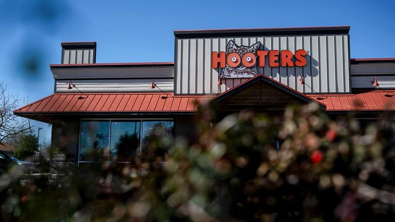 Hooters
