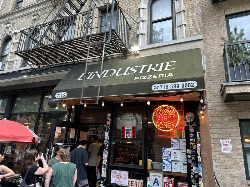L'industrie Pizzeria - Williamsburg